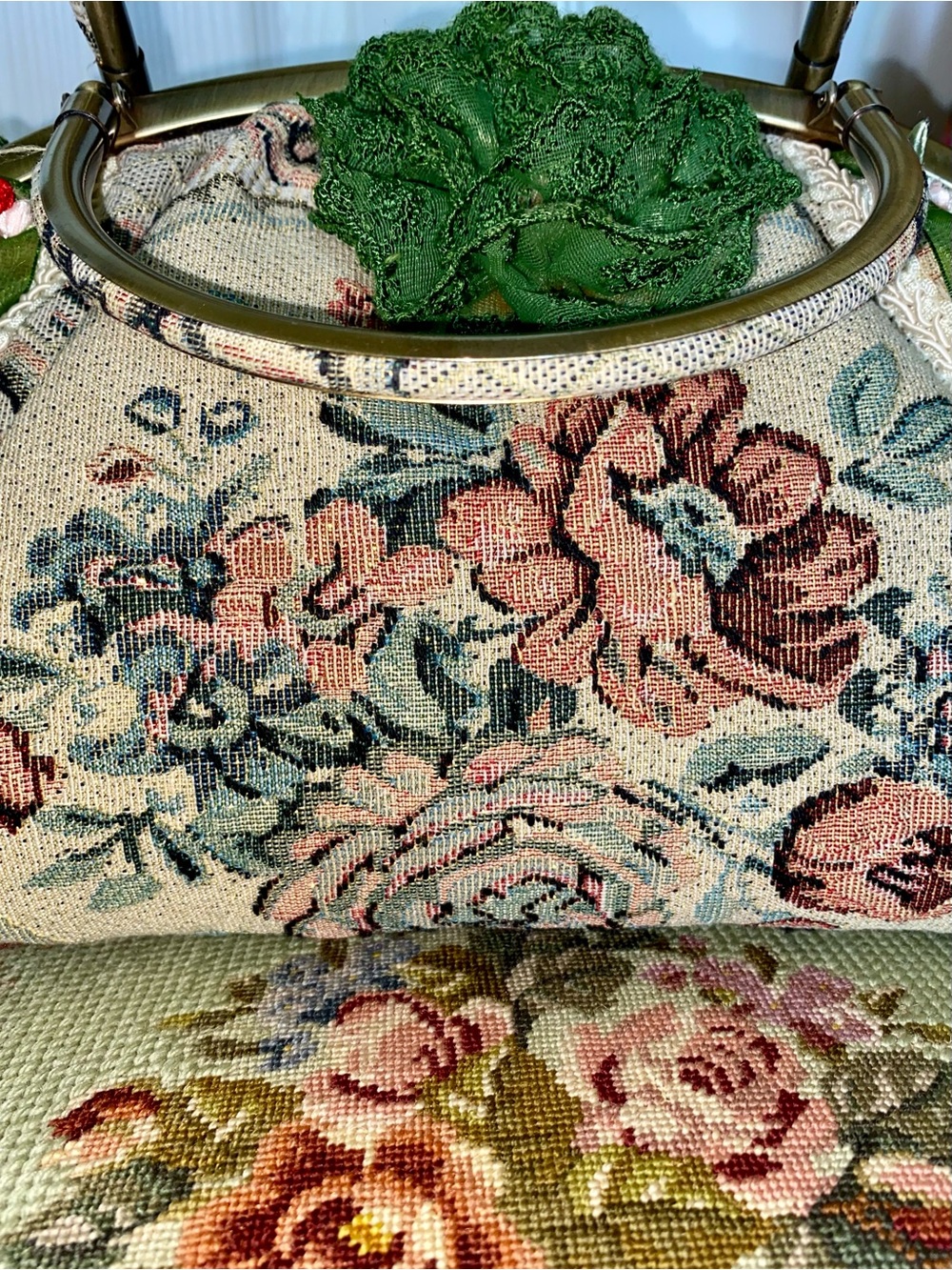 Vintage 1970s Green Floral Tapestry Top-Handle Boho Bag with Decorative Lace - Picture 4 of 6